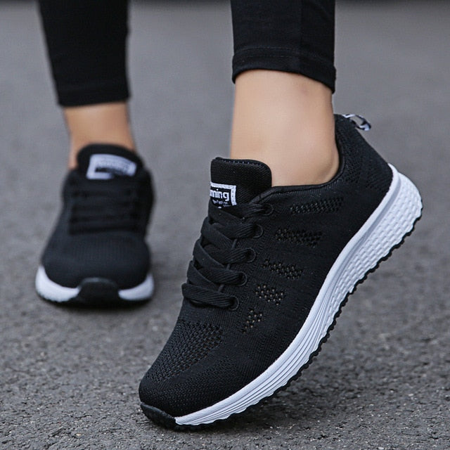 Women Casual Shoes Fashion Breathable Walking Mesh Flat Shoes Sneakers Women 2020 Gym Vulcanized Shoes White Female Footwear